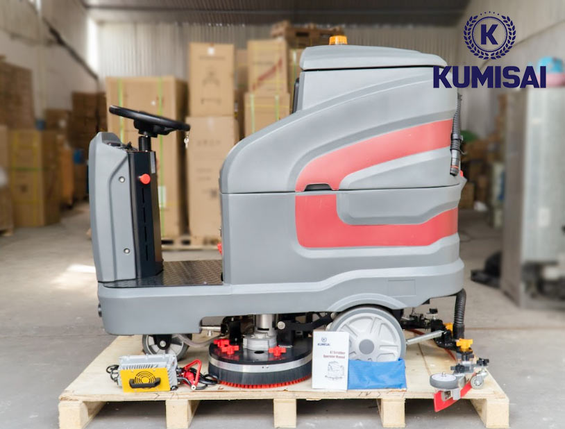 Máy chà sàn nhà xưởng ngồi lái Kumisai KMS 138 sở hữu nhiều ưu điểm nổi bật